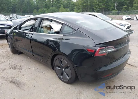 2018 Tesla Model 3 Long Range/Mid Range z USA, uszkodzony, nr VIN 5YJ3E1EA4JF043278